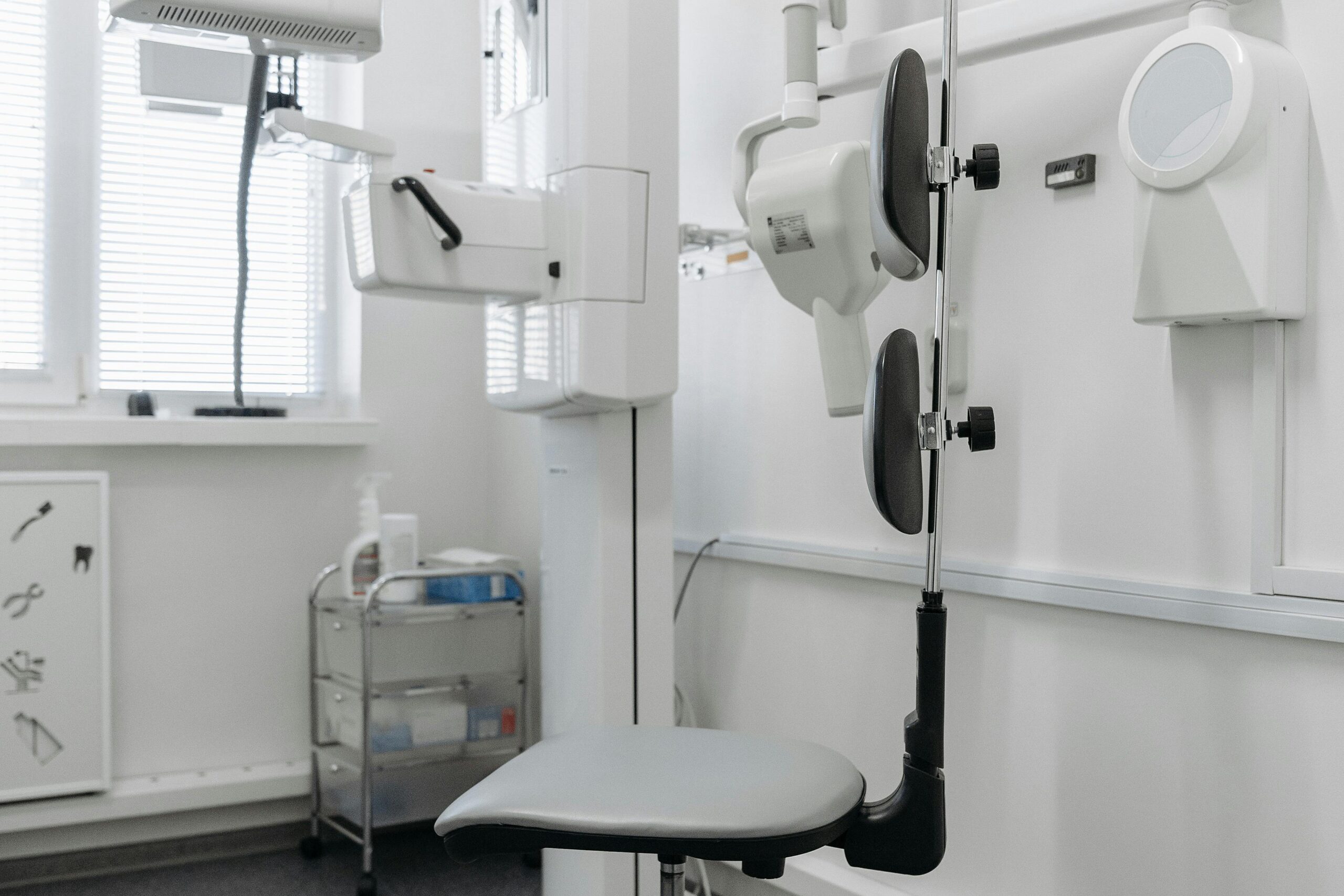 Dauerhafte Haarentfernung: Laser vs. IPL vs. Waxing — Vergleich, Wirkung und Risiken